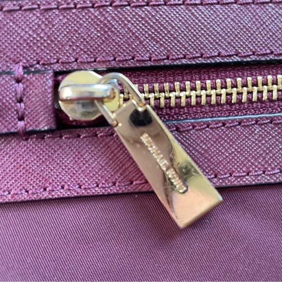 Michael Kors | Jet Set Nylon Gabardine Messenger Bag - Picture 4 of 10